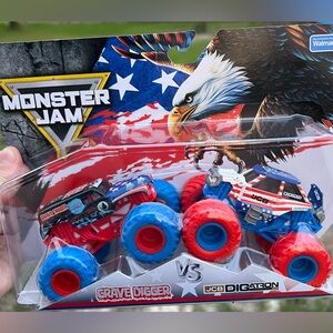 Monster Jam Grave Digger vs JCB Digatron Truck- Stars and Stripes  RARE